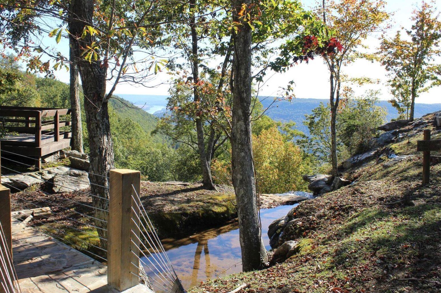 000 Crockett Point, 170