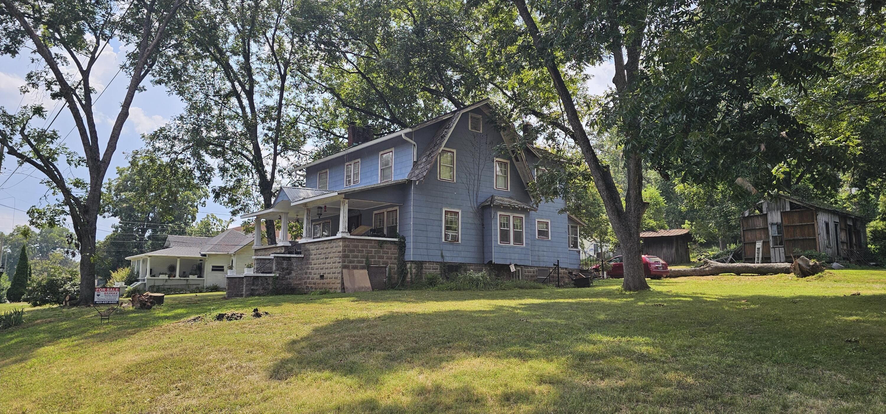 1016 Holly Avenue