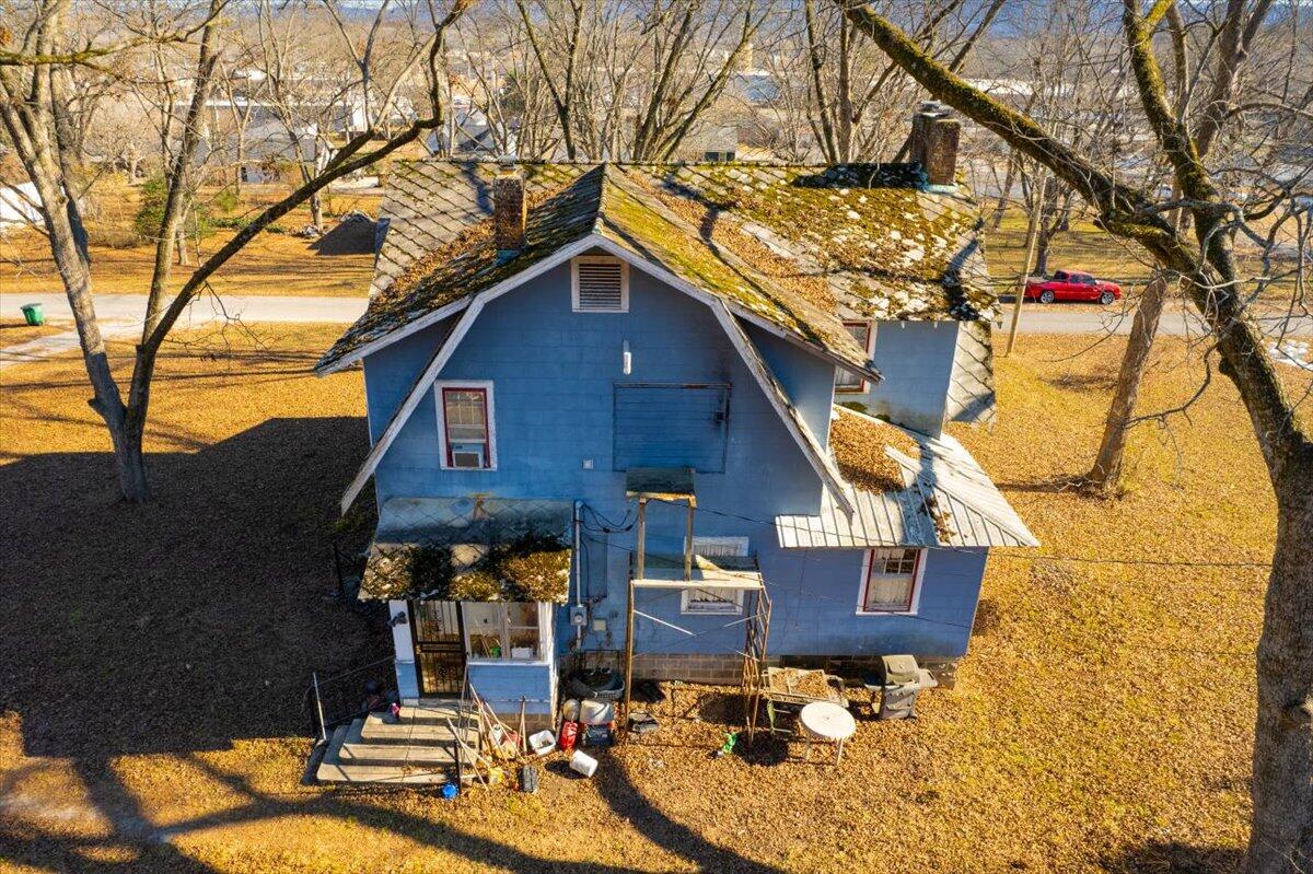 1016 Holly Avenue