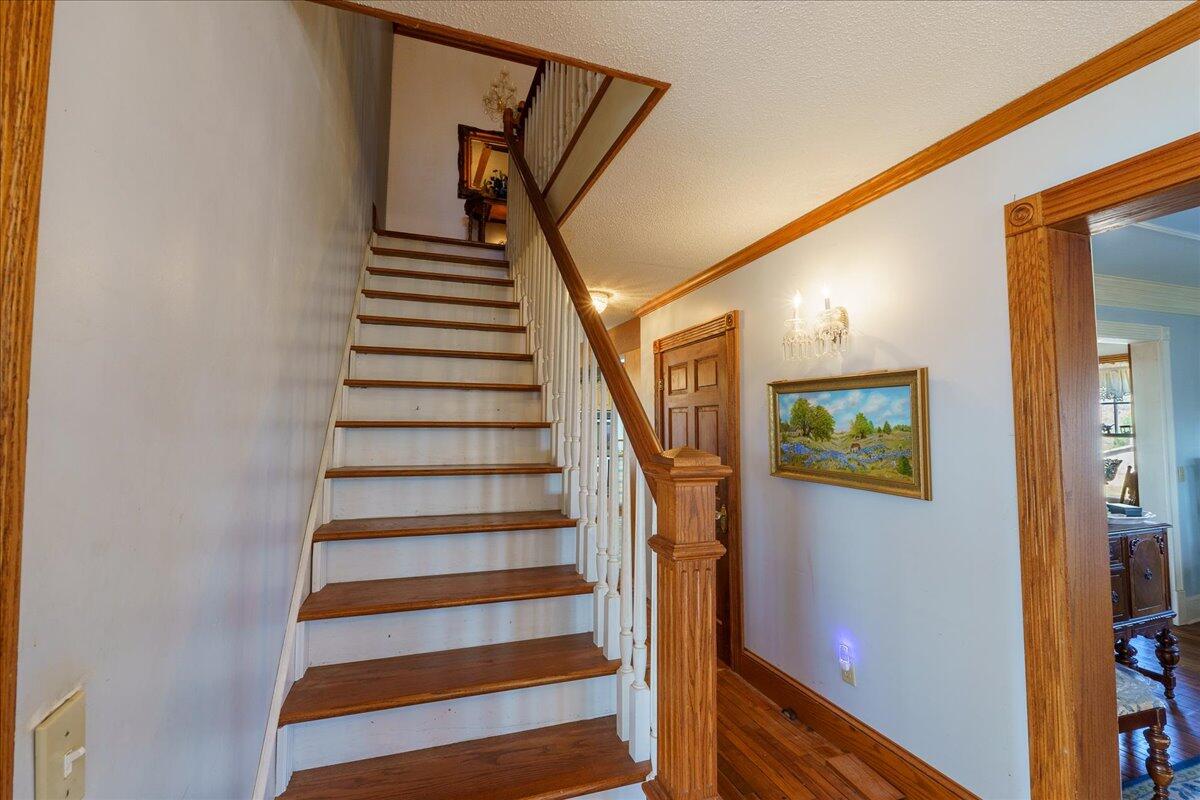1016 Holly Avenue