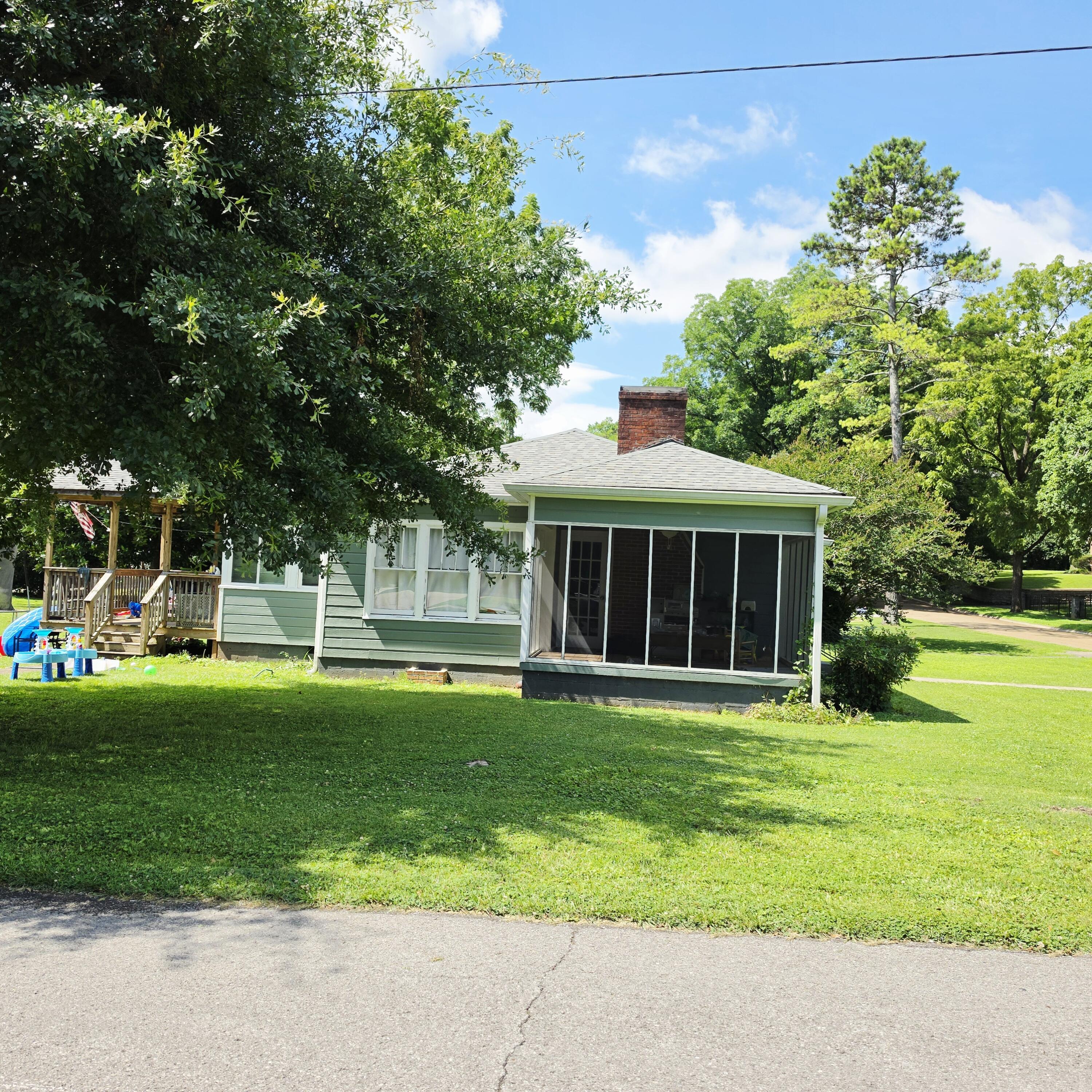 601 Laurel Avenue