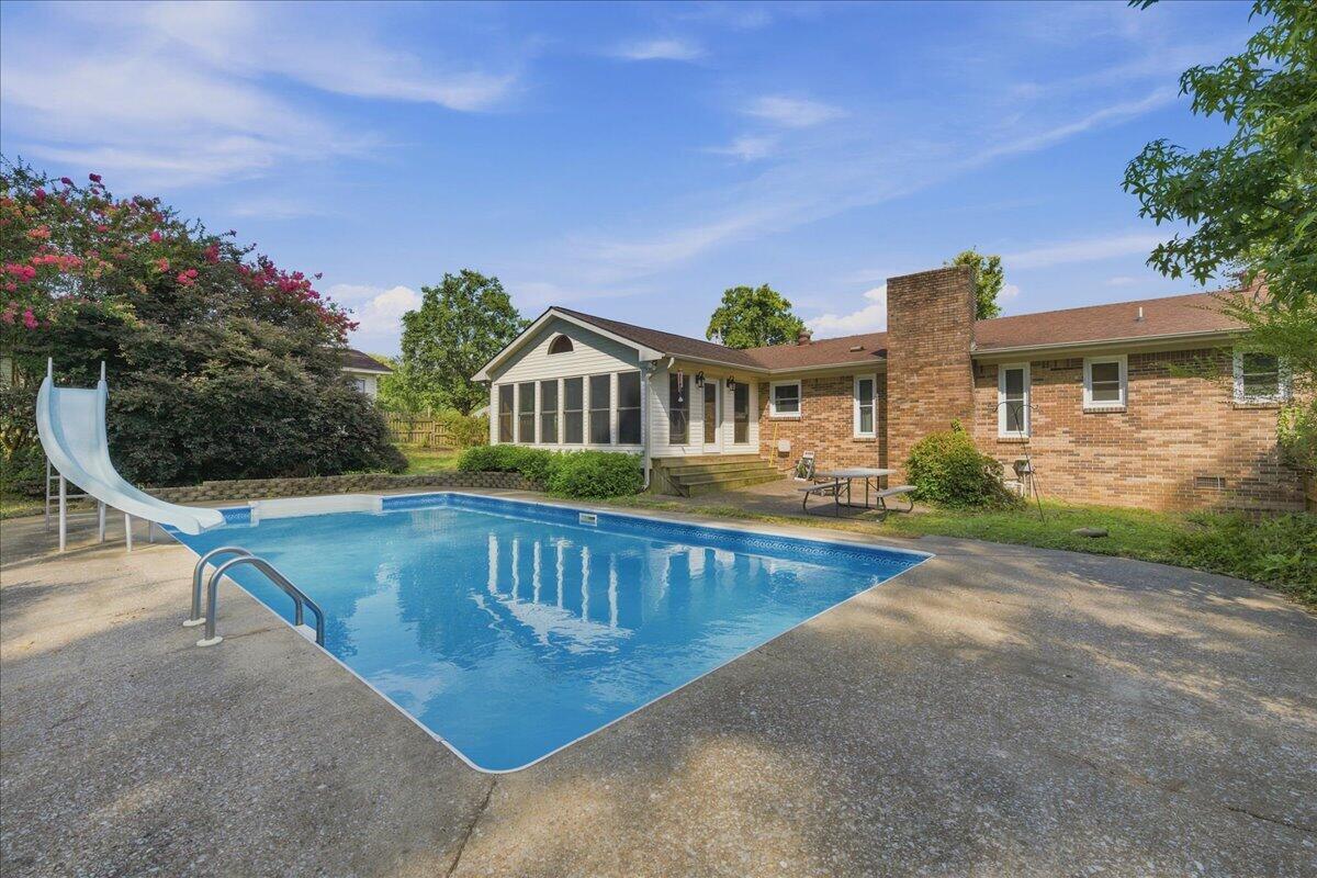 1232 Hall Drive