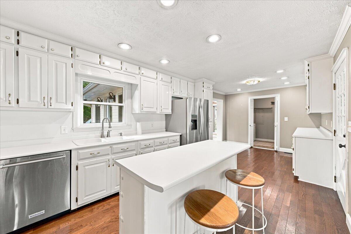 1232 Hall Drive