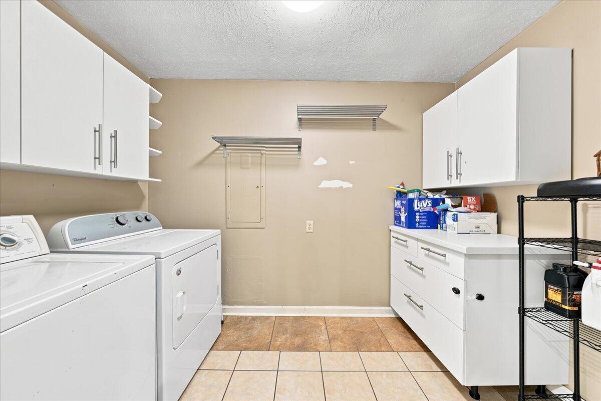 1232 Hall Drive