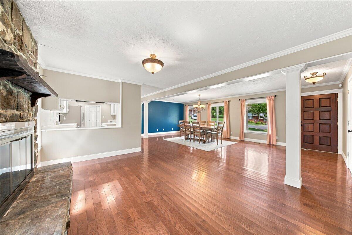1232 Hall Drive