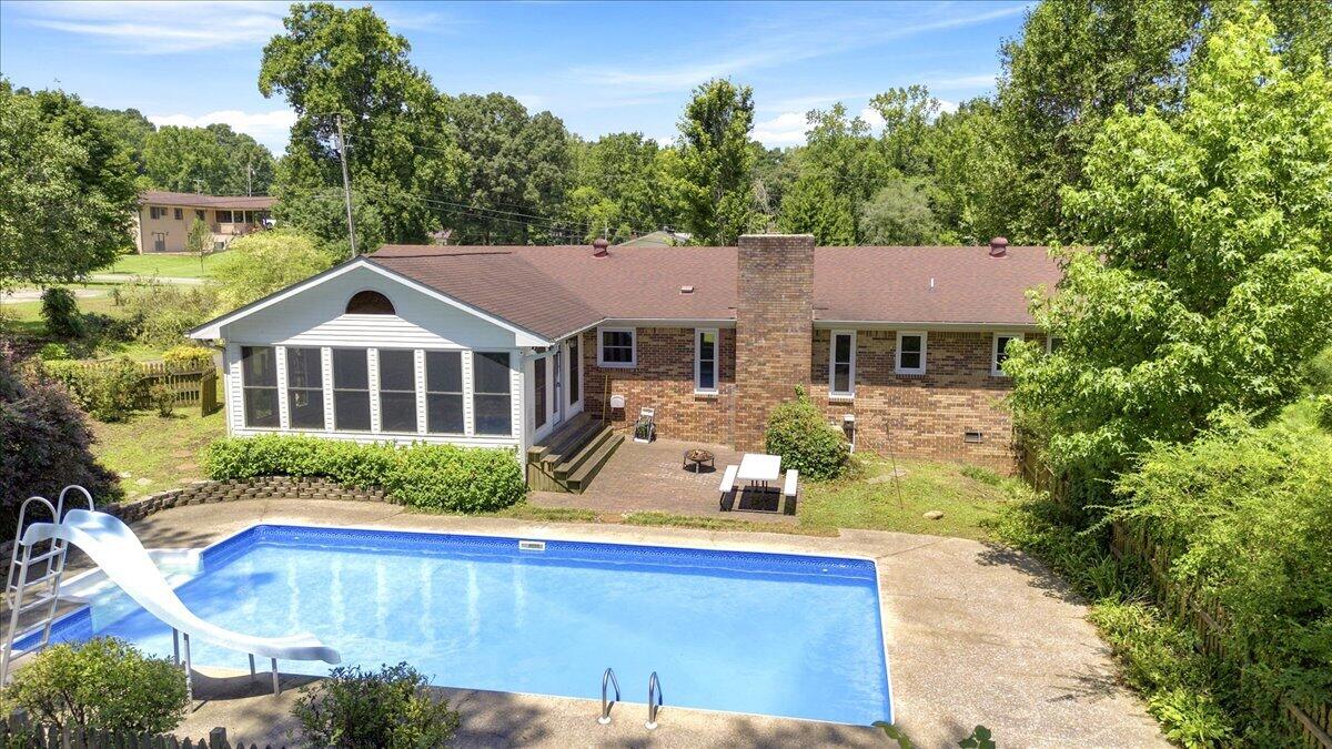 1232 Hall Drive