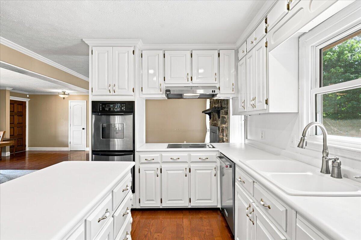 1232 Hall Drive