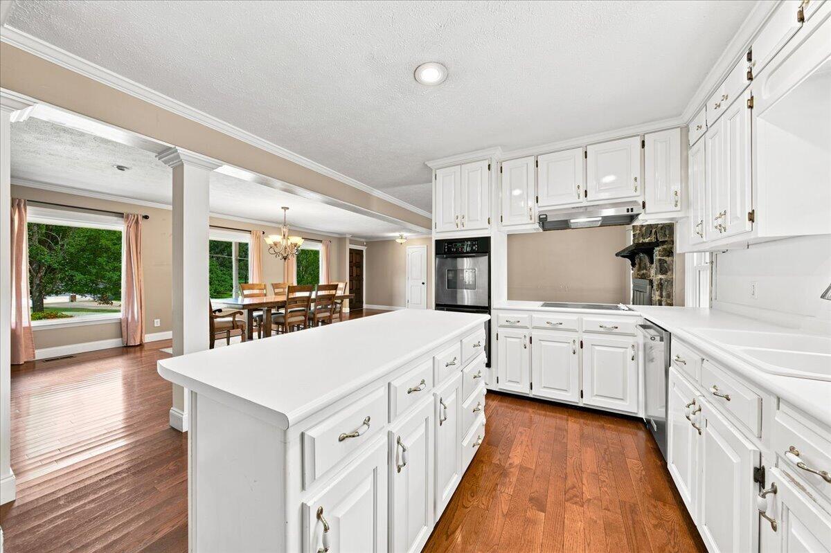 1232 Hall Drive