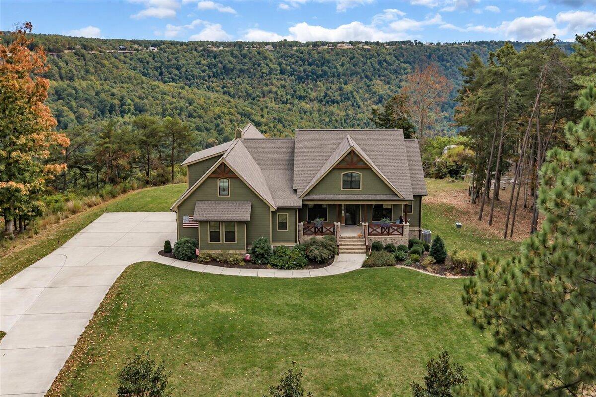 665 Crockett Loop
