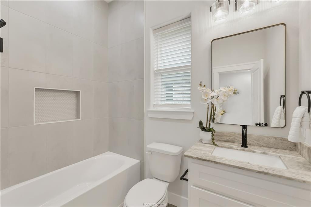 4002 Etonbury Avenue