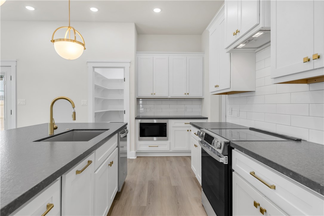 4004 Etonbury Avenue