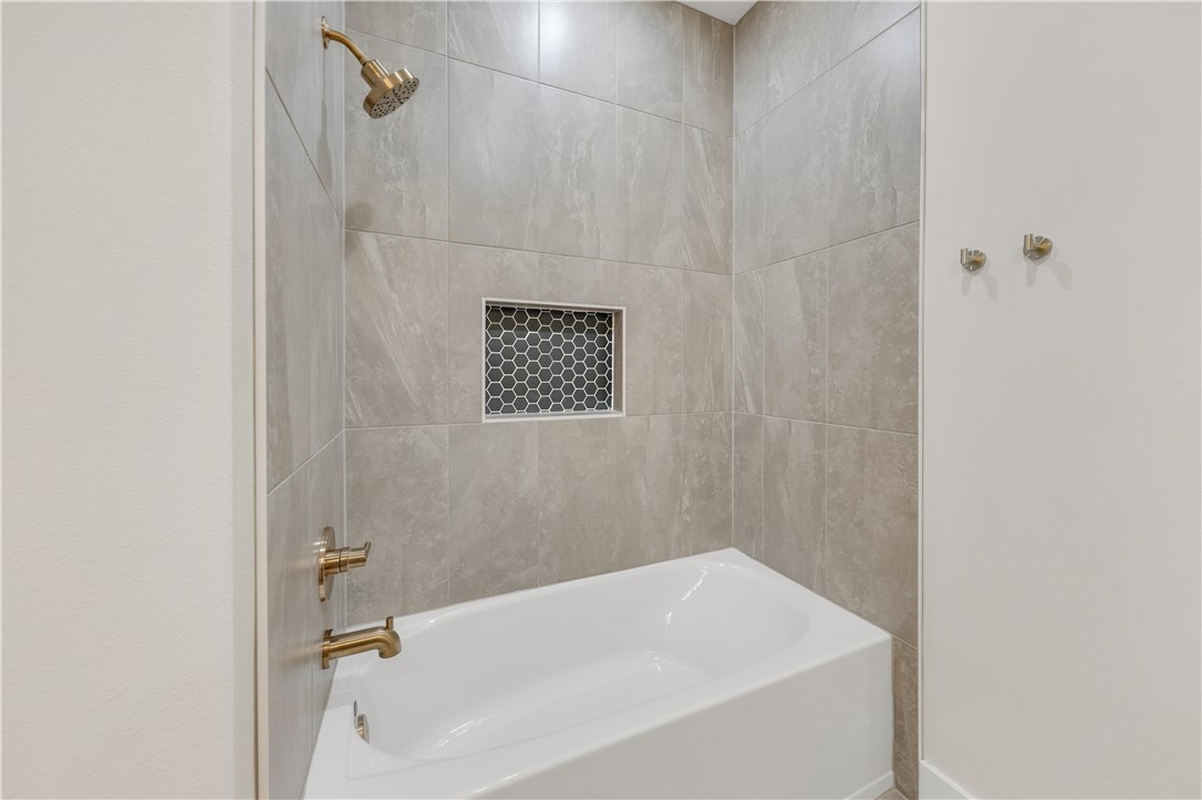 4004 Etonbury Avenue