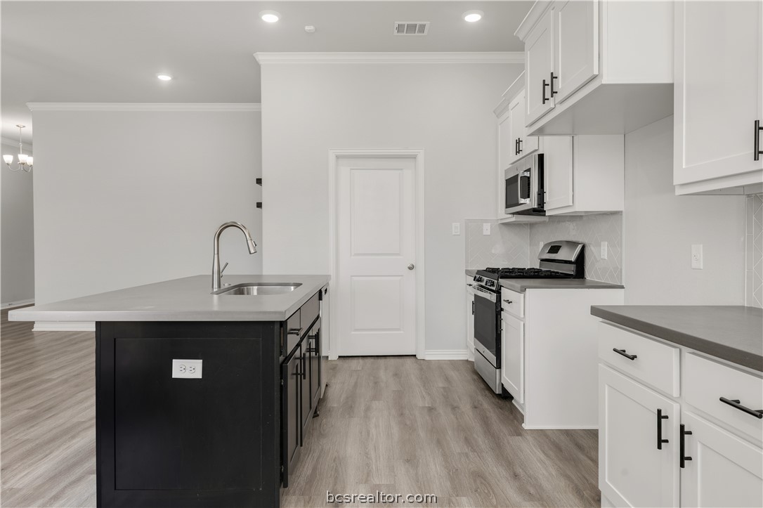 6219 Southern Cross Drive