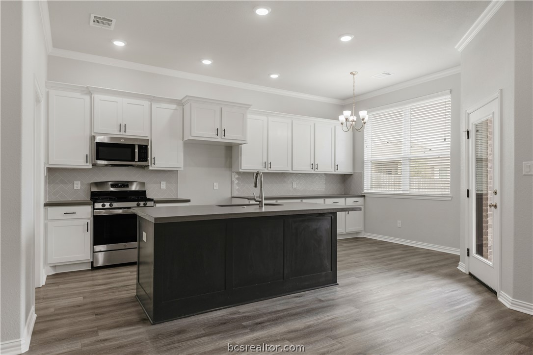 6219 Southern Cross Drive