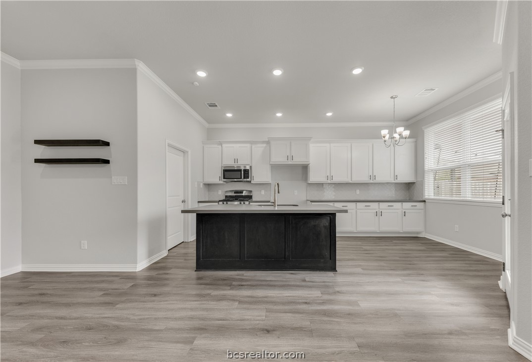 6219 Southern Cross Drive