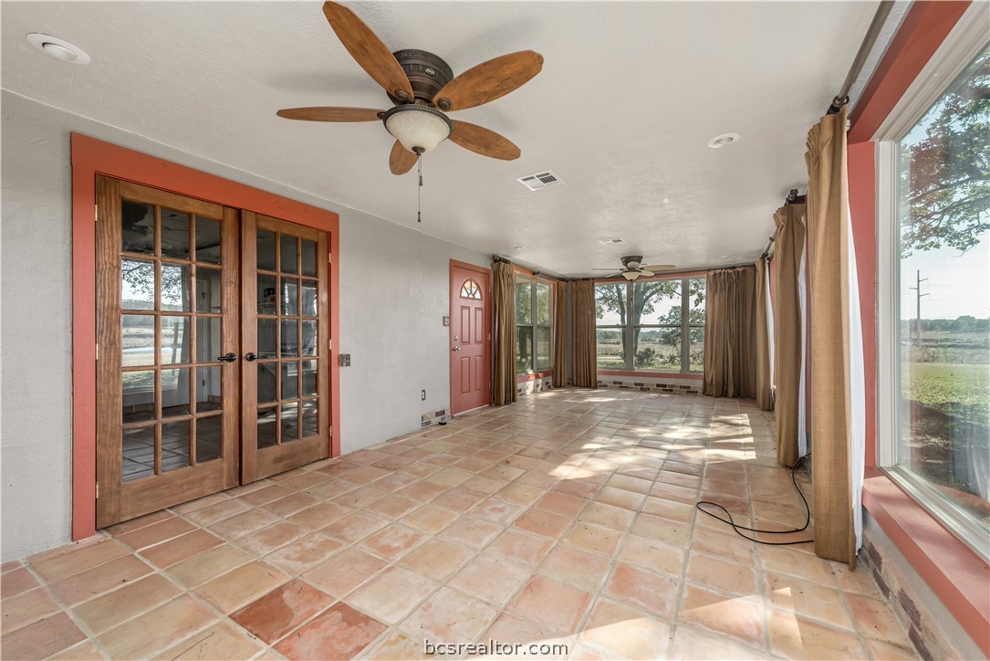 10654 W US Highway 79