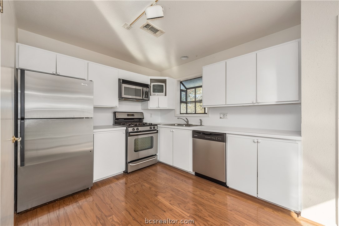 10654 W US Highway 79