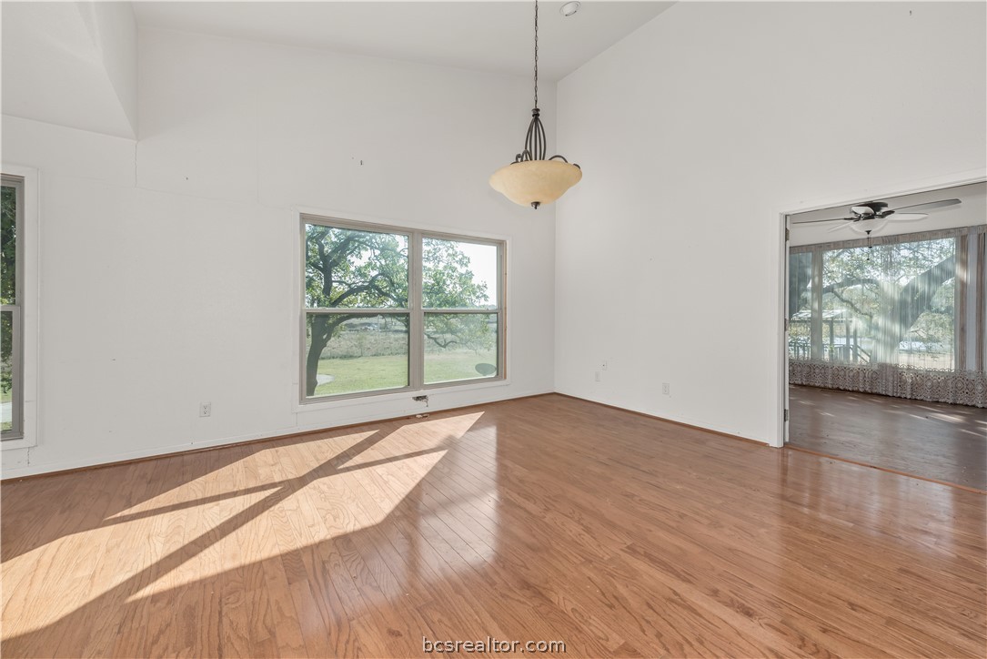 10654 W US Highway 79