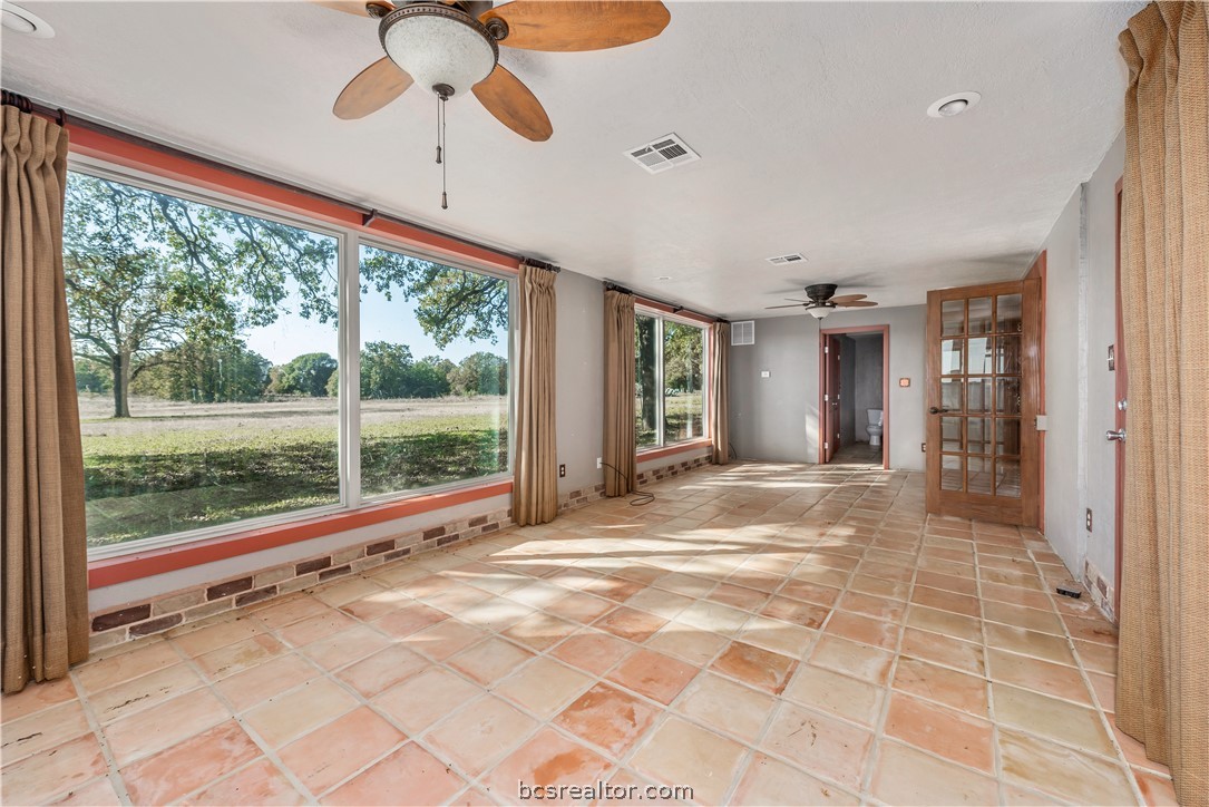 10654 W US Highway 79