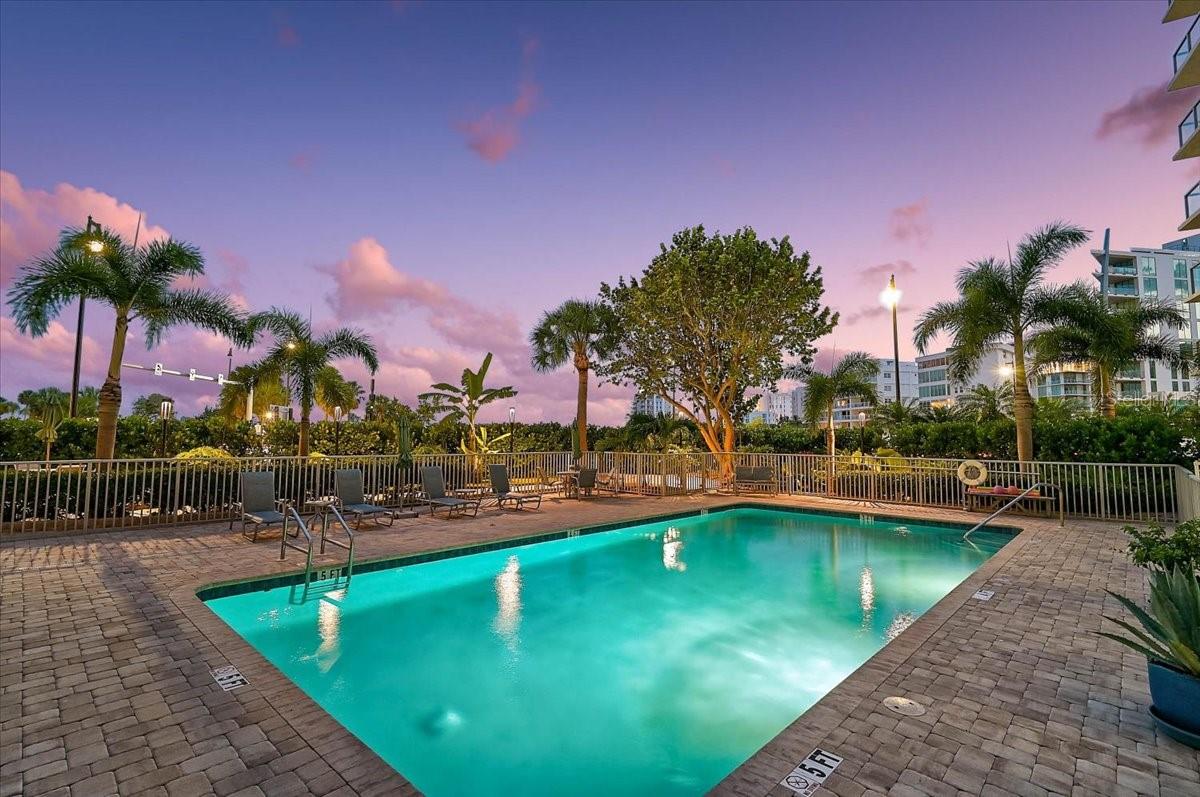 1111 N GULFSTREAM AVE #7C