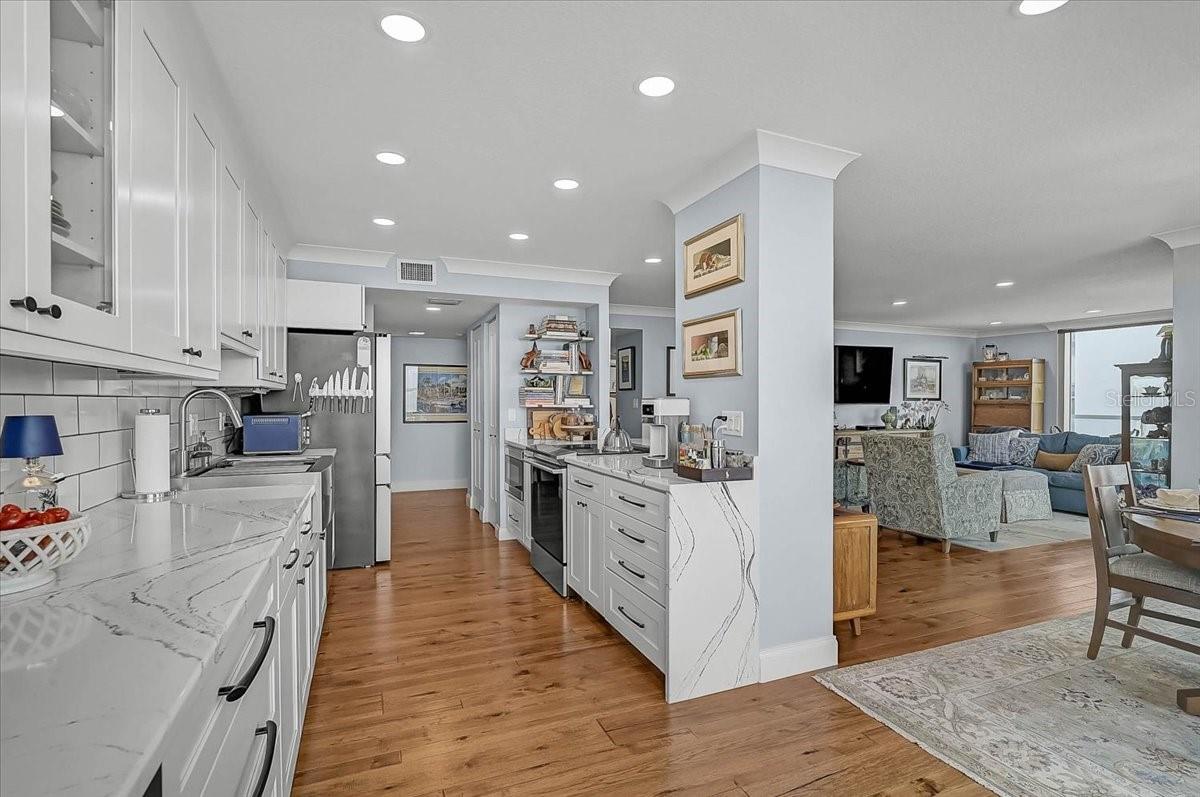 1111 N GULFSTREAM AVE #7C