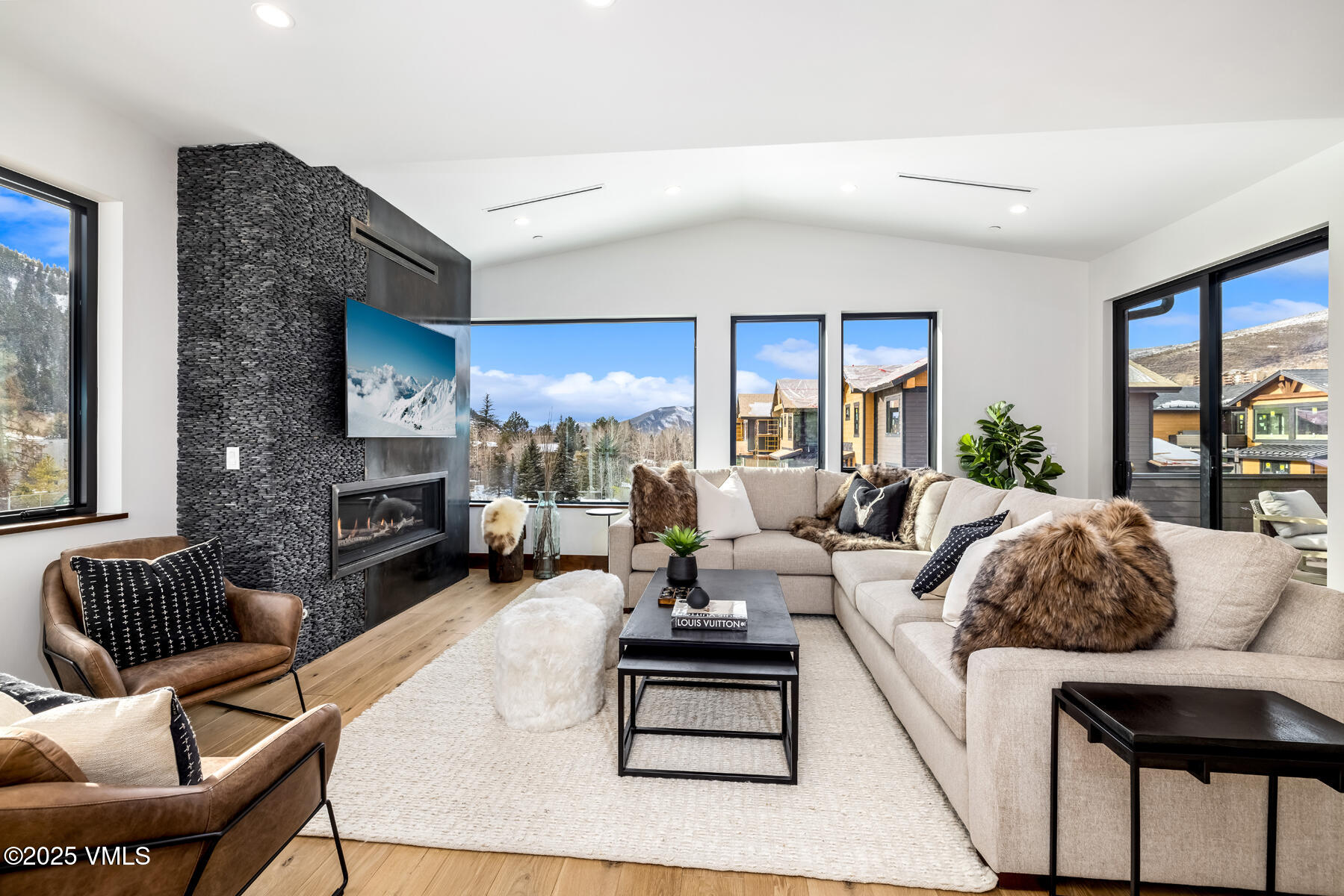 100 Goldfinch Lane, 2A
