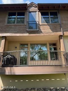 20 River Pines, D104