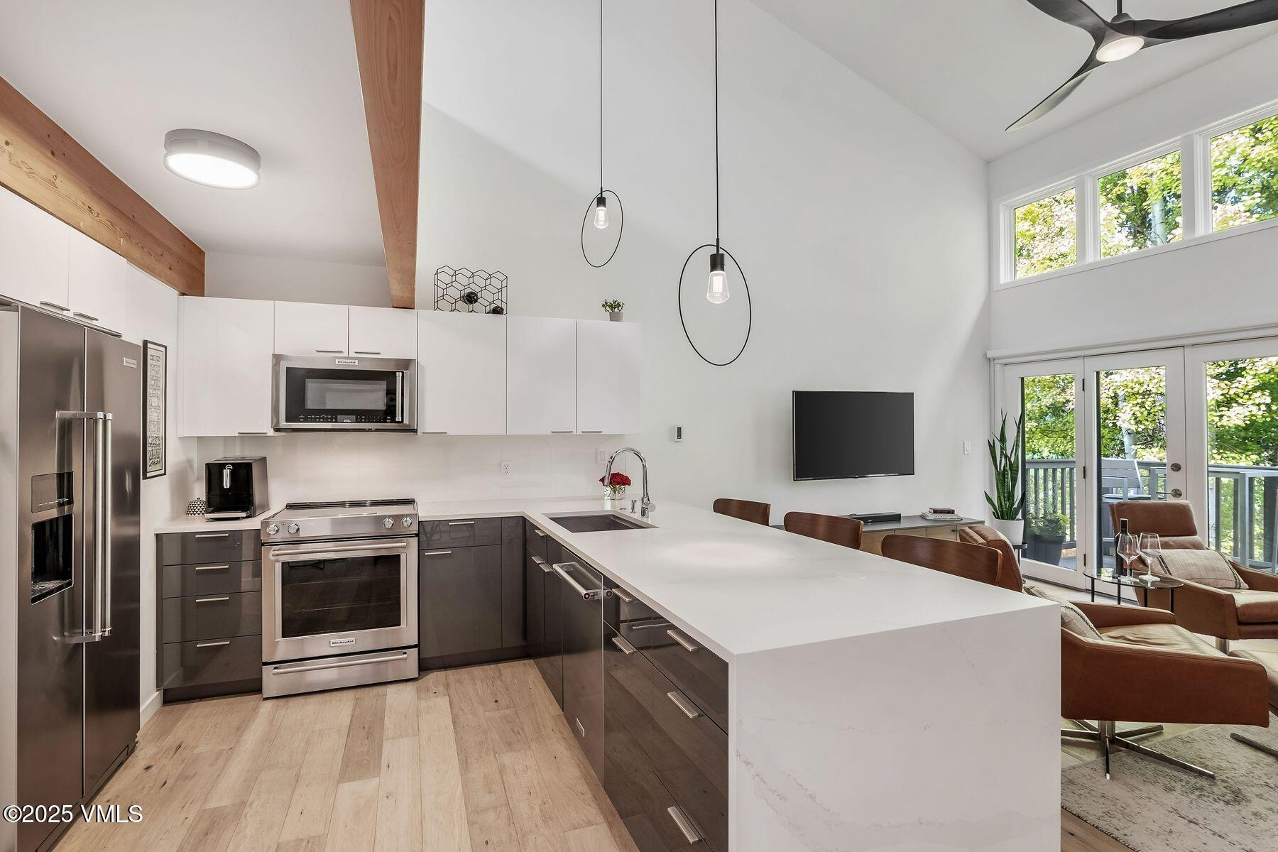 931 Singletree, 4