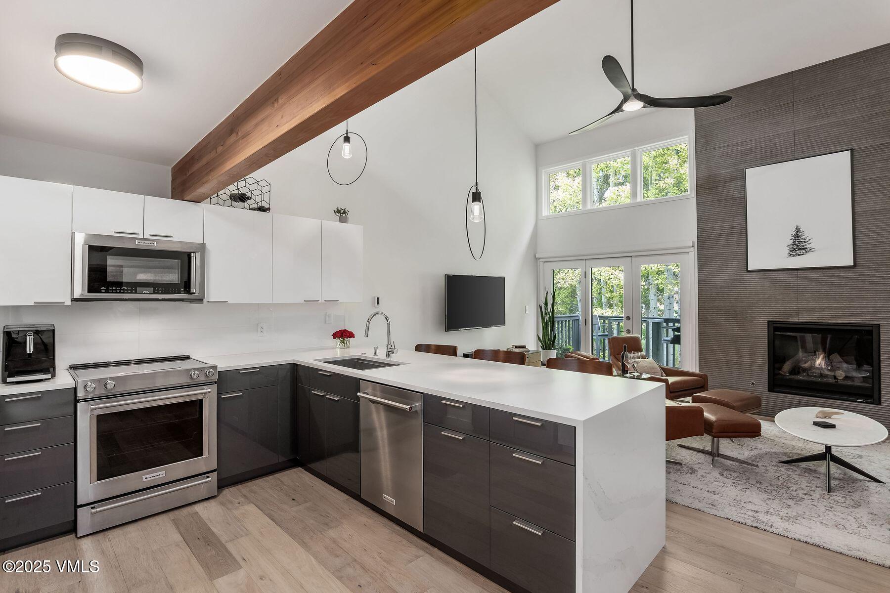 931 Singletree, 4