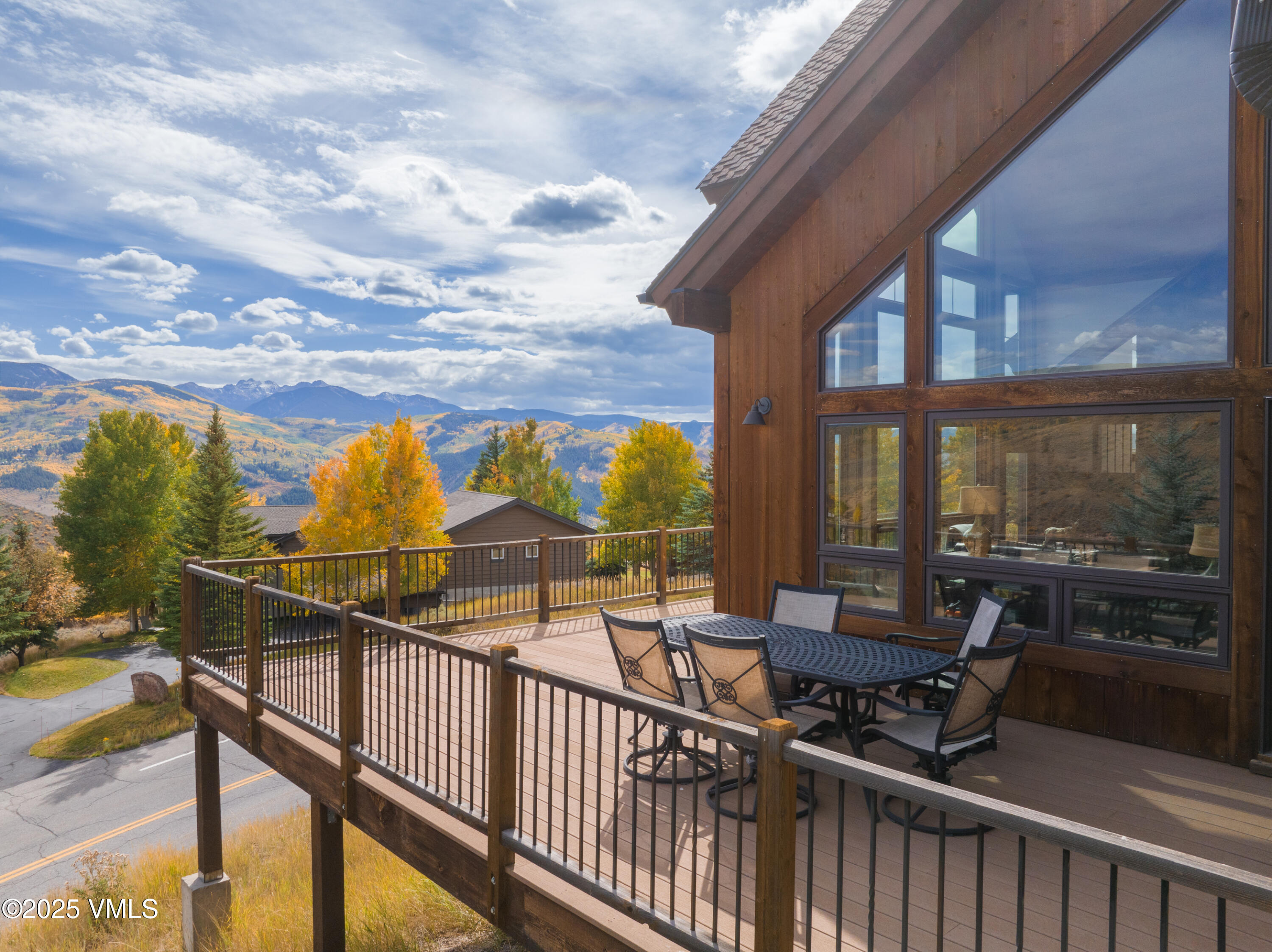 4040 Wildridge Road W