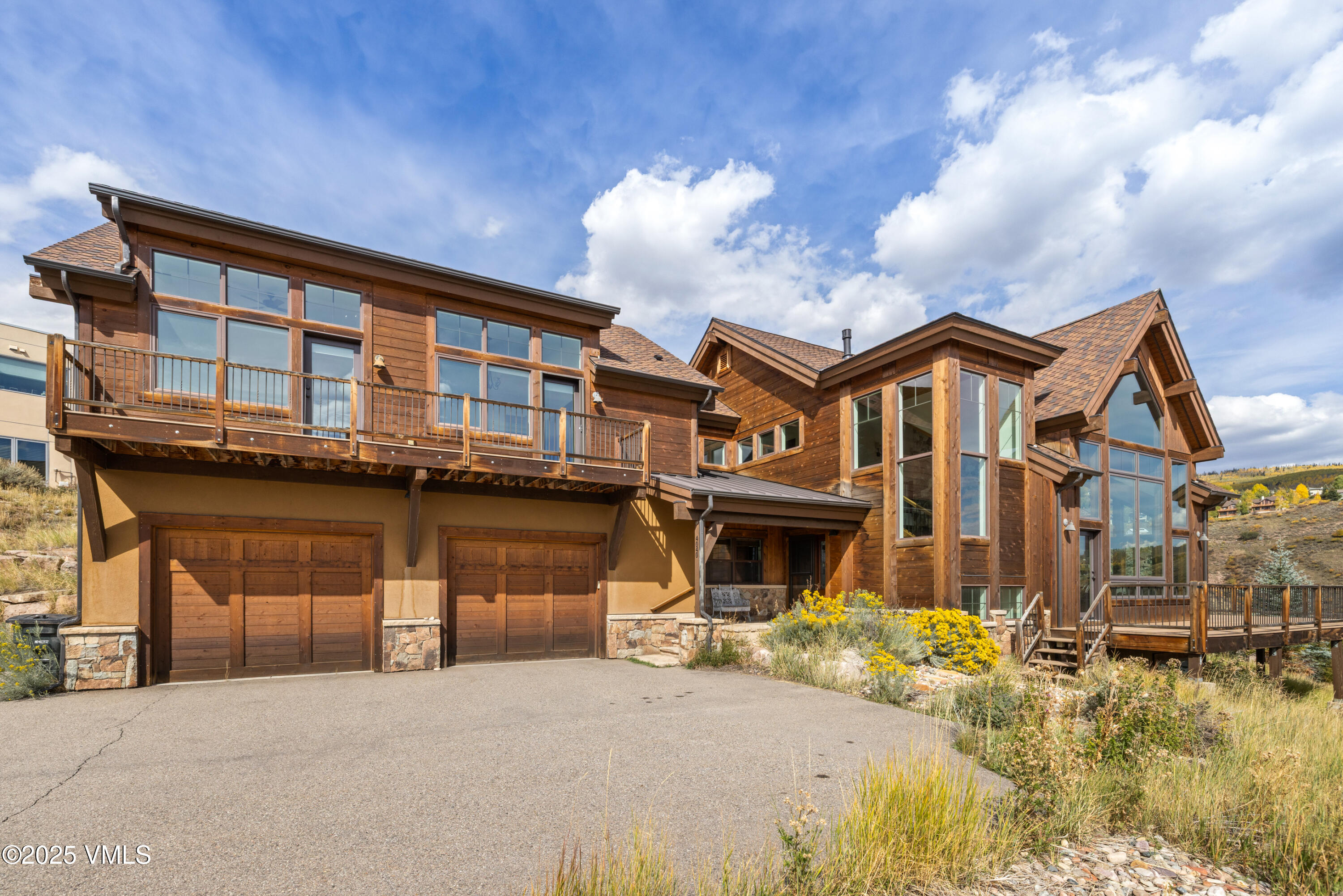 4040 Wildridge Road W