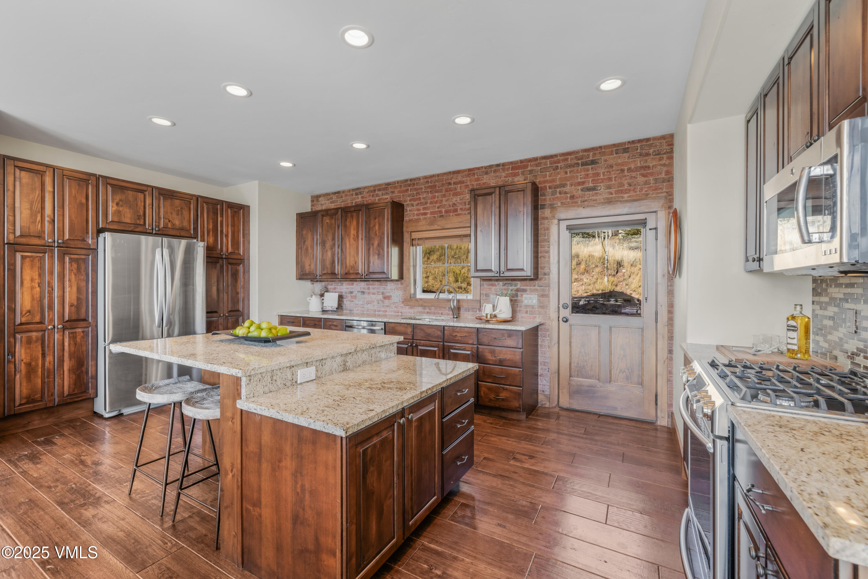 4040 Wildridge Road W