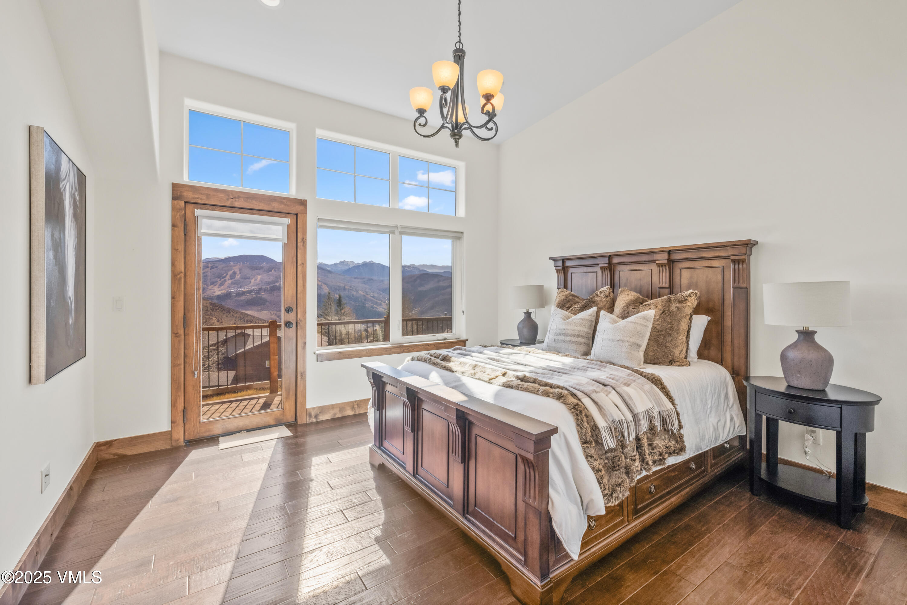 4040 Wildridge Road W