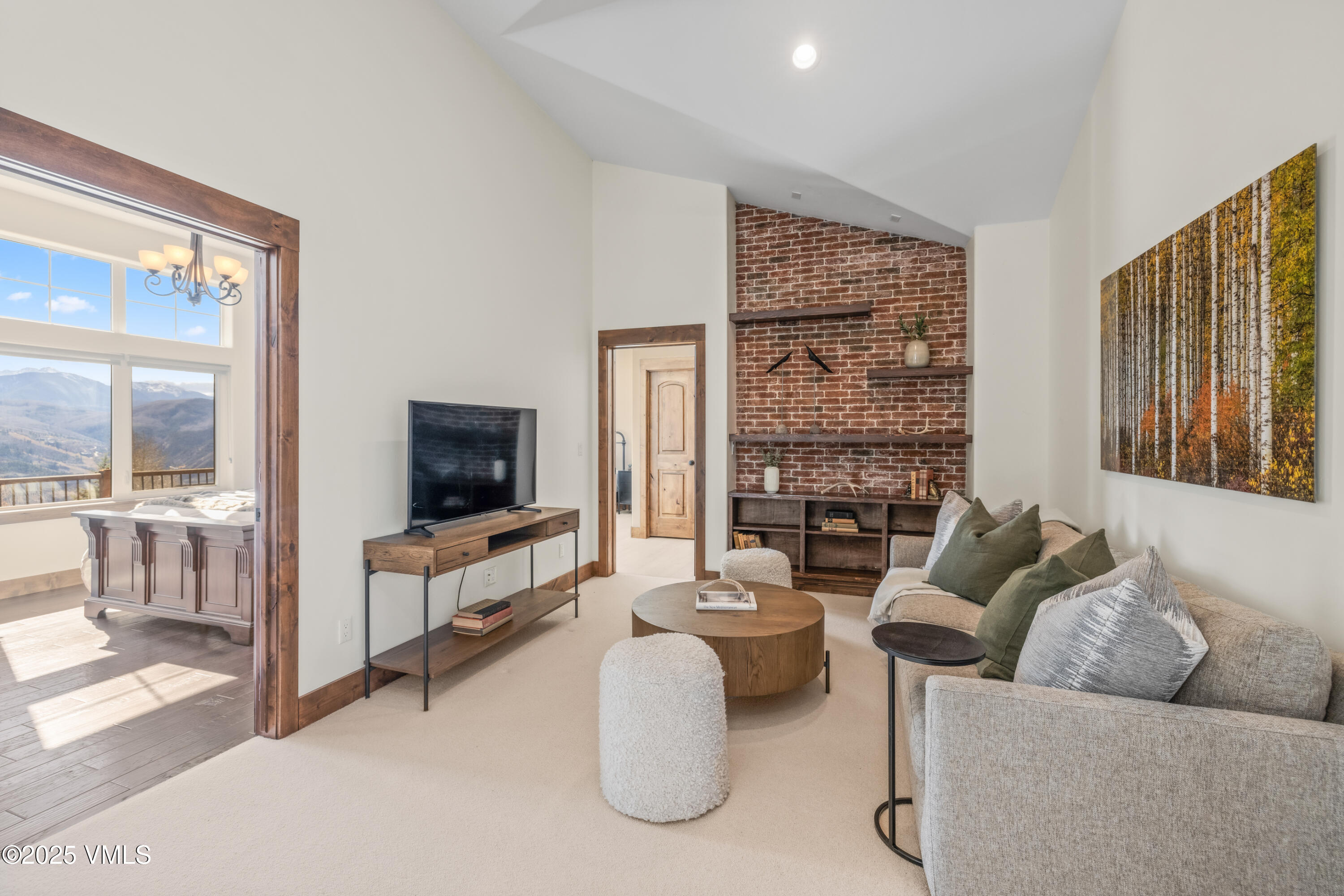 4040 Wildridge Road W