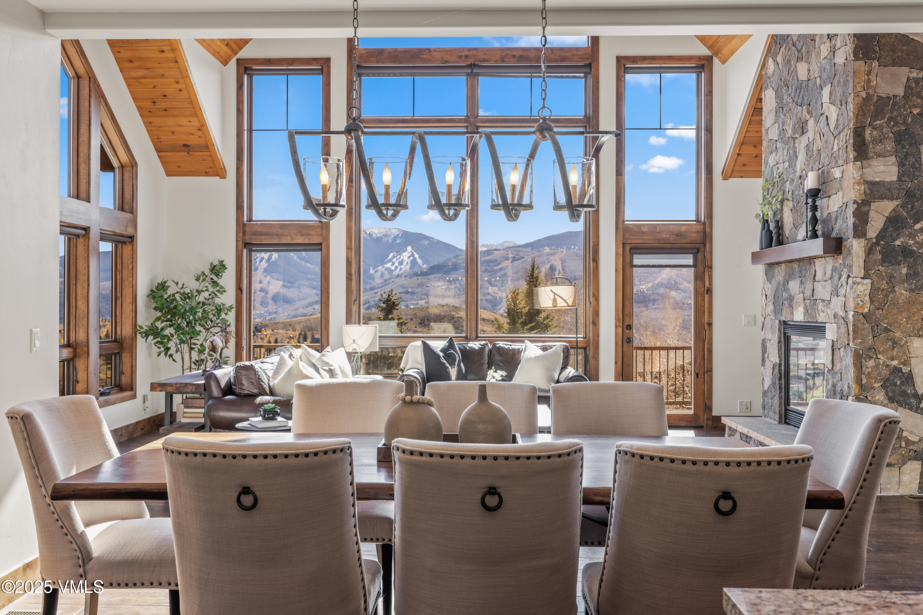 4040 Wildridge Road W