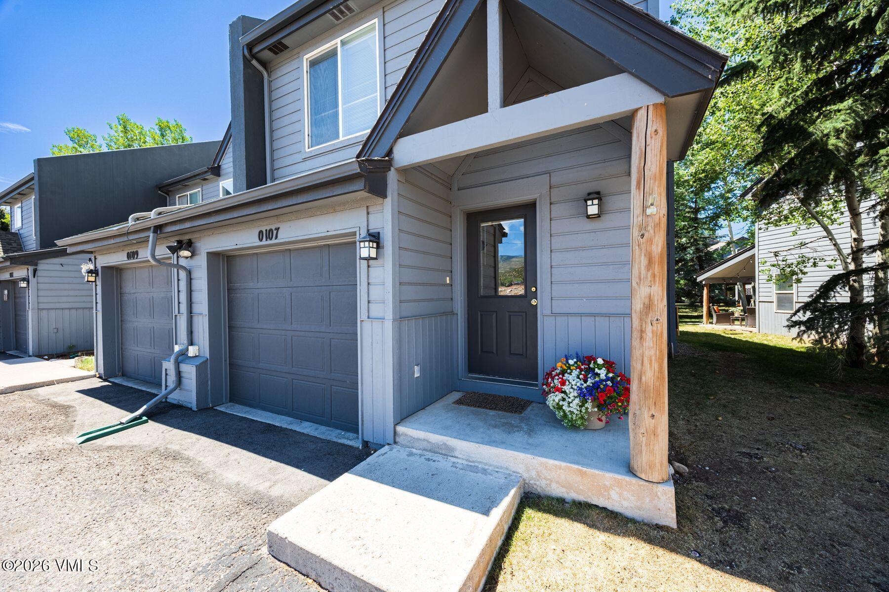 107 Stonegate Circle