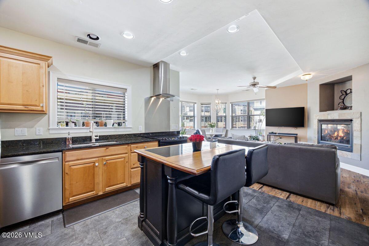 275 Main Street UNIT R-306