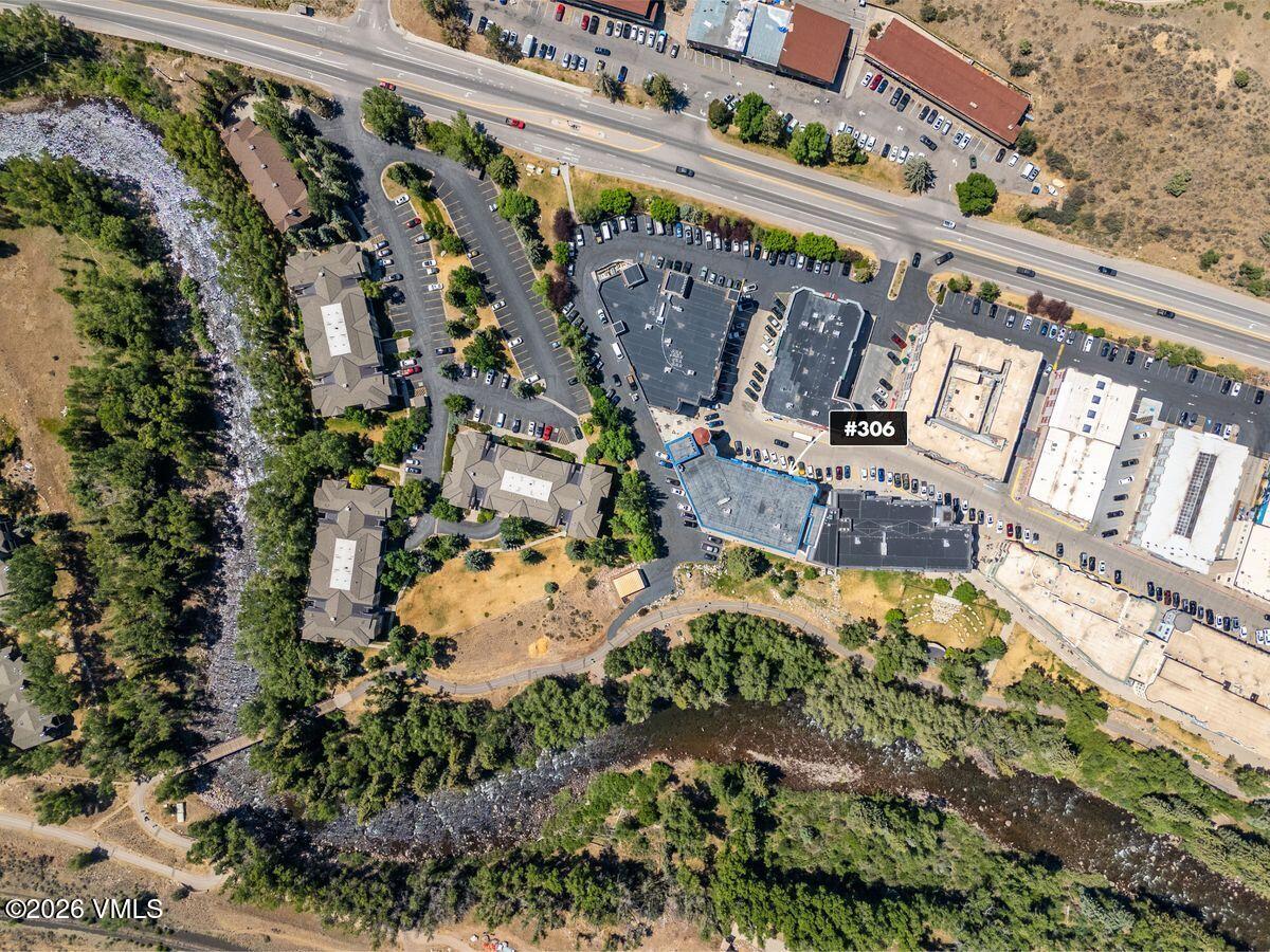 275 Main Street UNIT R-306
