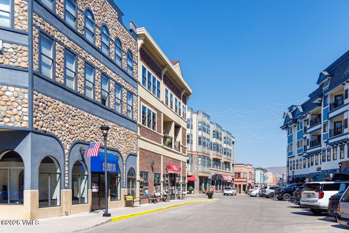 275 Main Street UNIT R-306