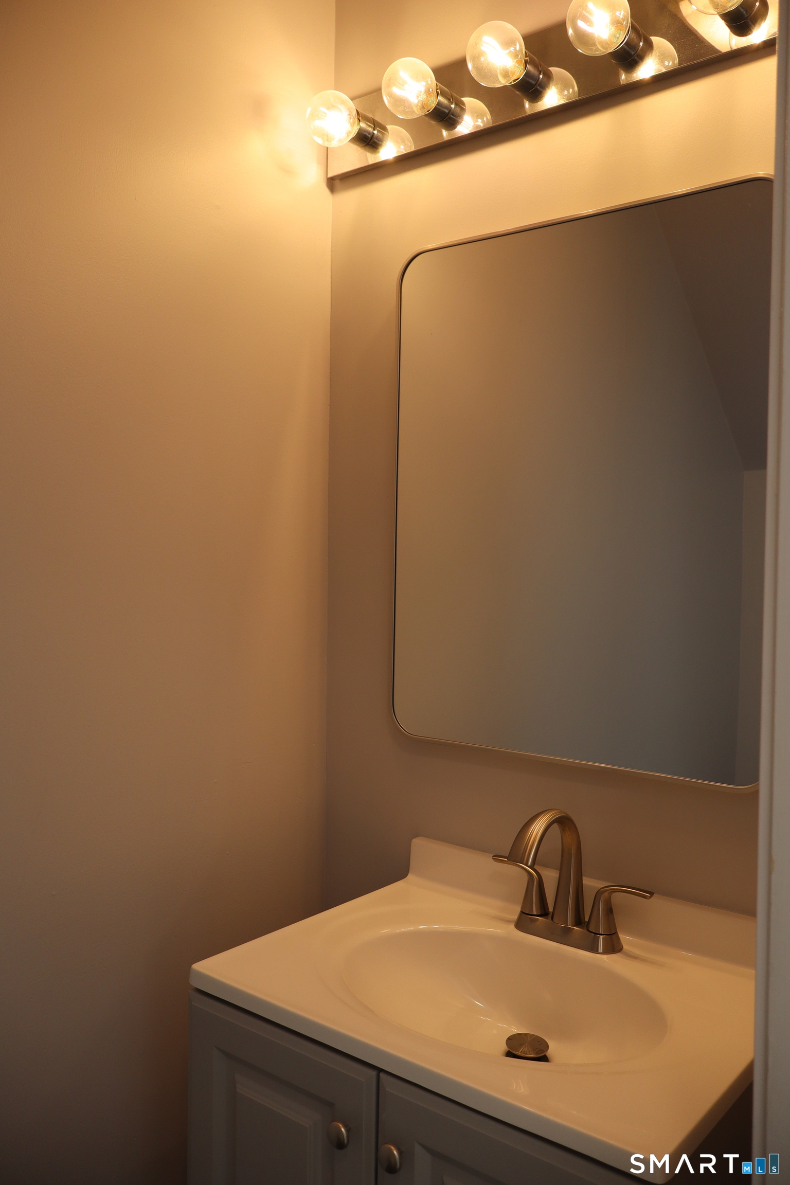 15 Boughton Street Apt #4