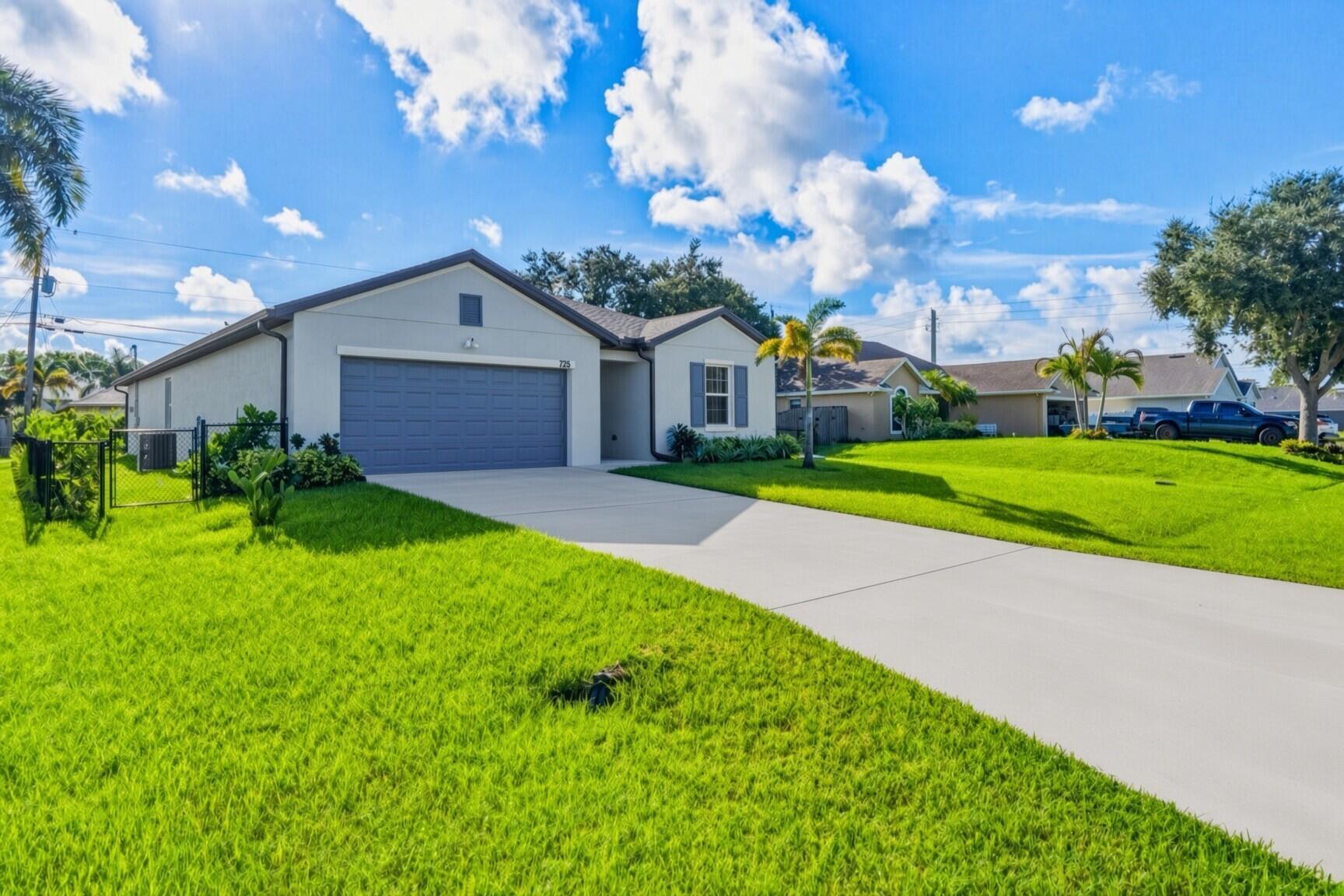 226 SW MILBURN Circle, Port St. Lucie