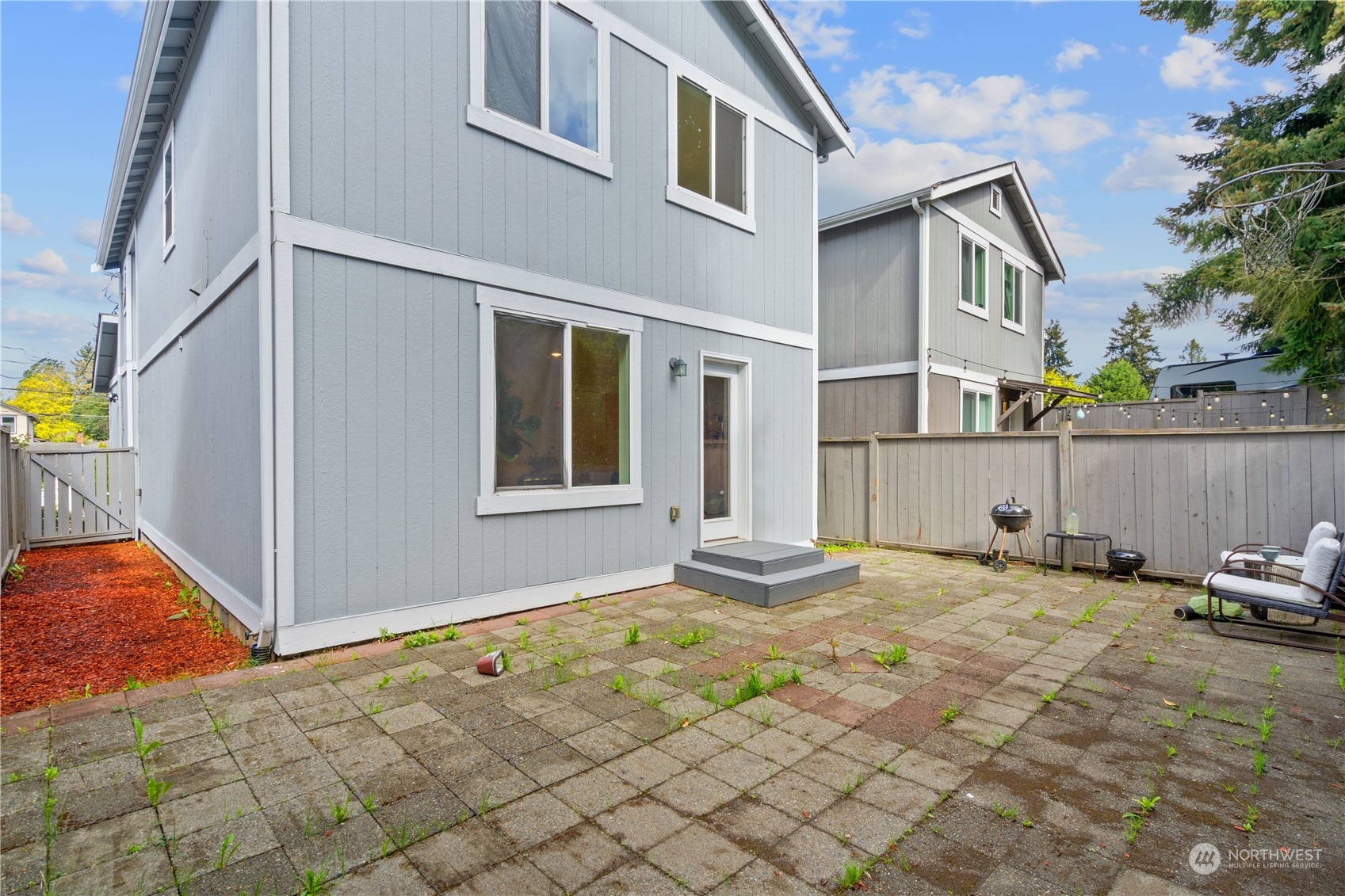 10438 1st Ave SW