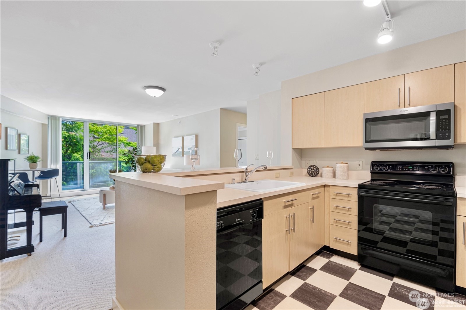 1100 106th Ave NE Unit: 304