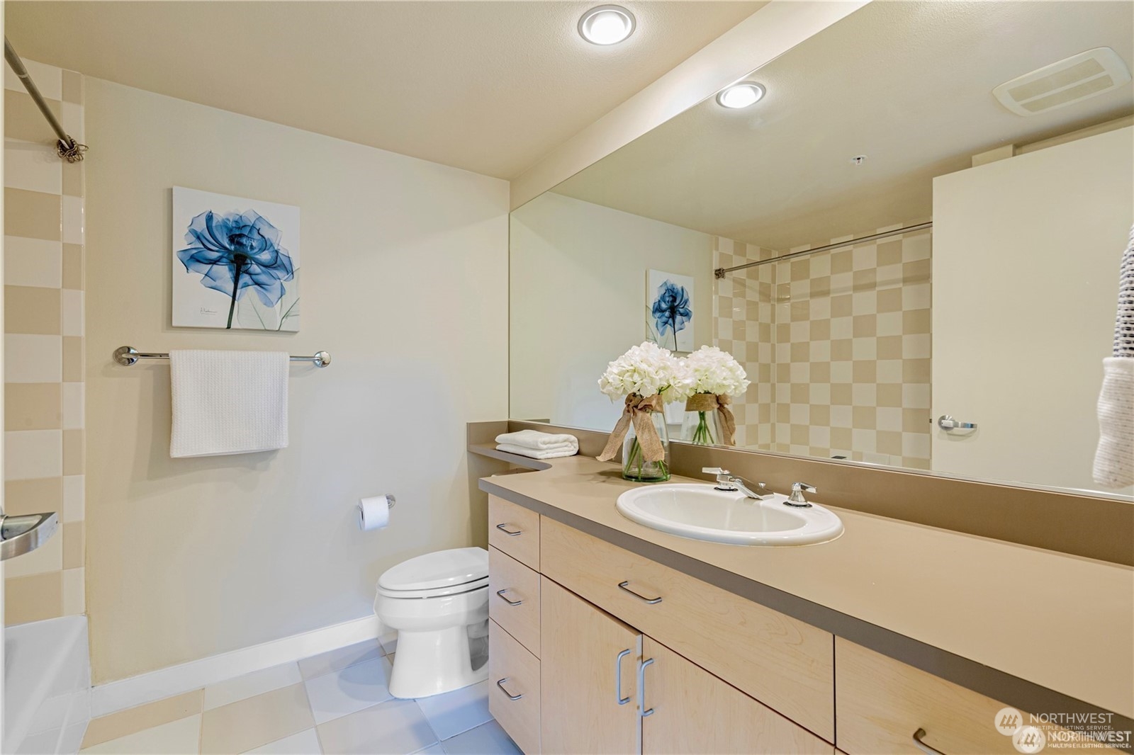 1100 106th Ave NE Unit: 304