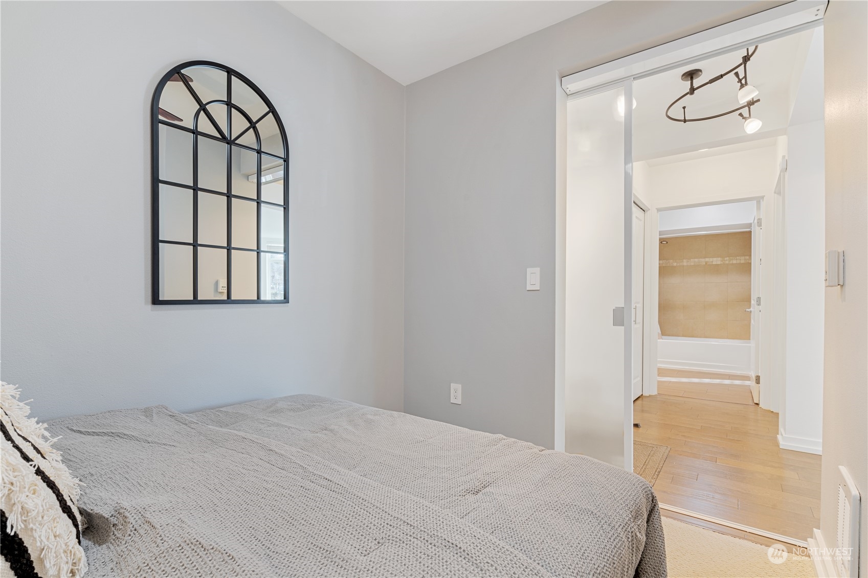 211 Kirkland Ave Unit: 216