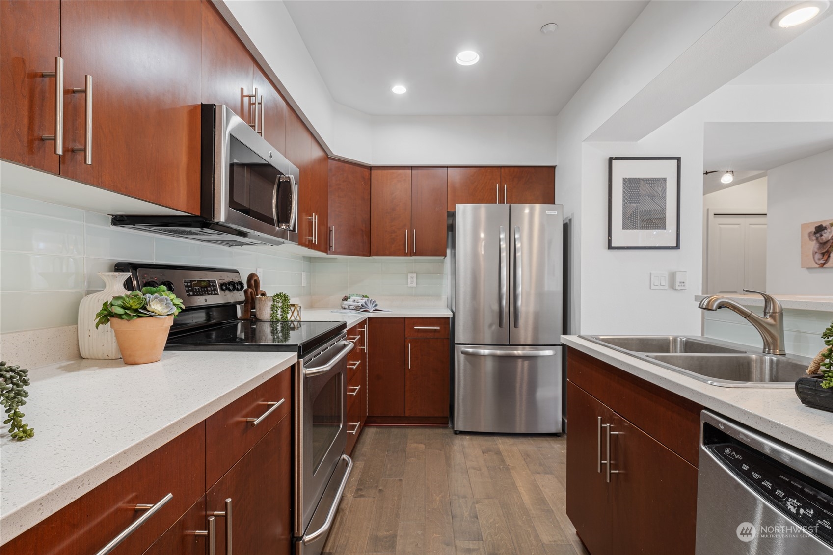 211 Kirkland Ave Unit: 216