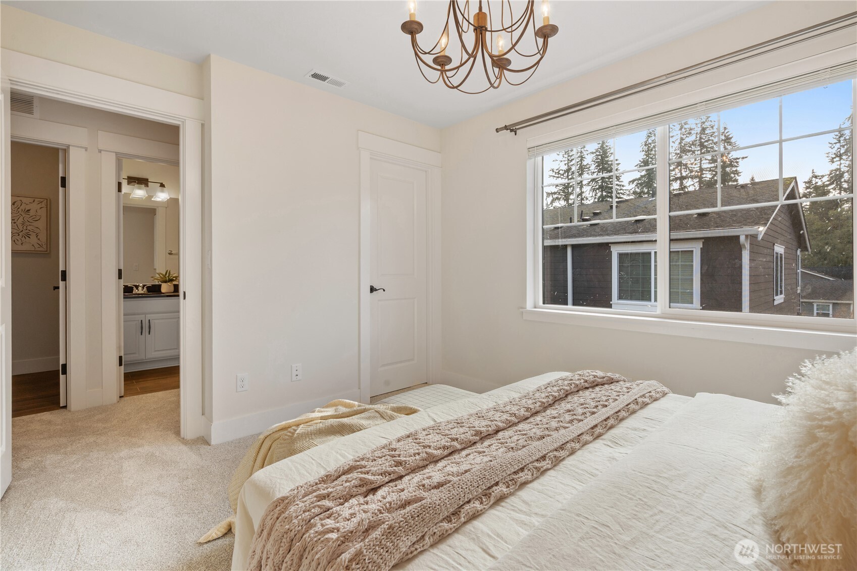 4524 186th PL SE Unit: Unit B