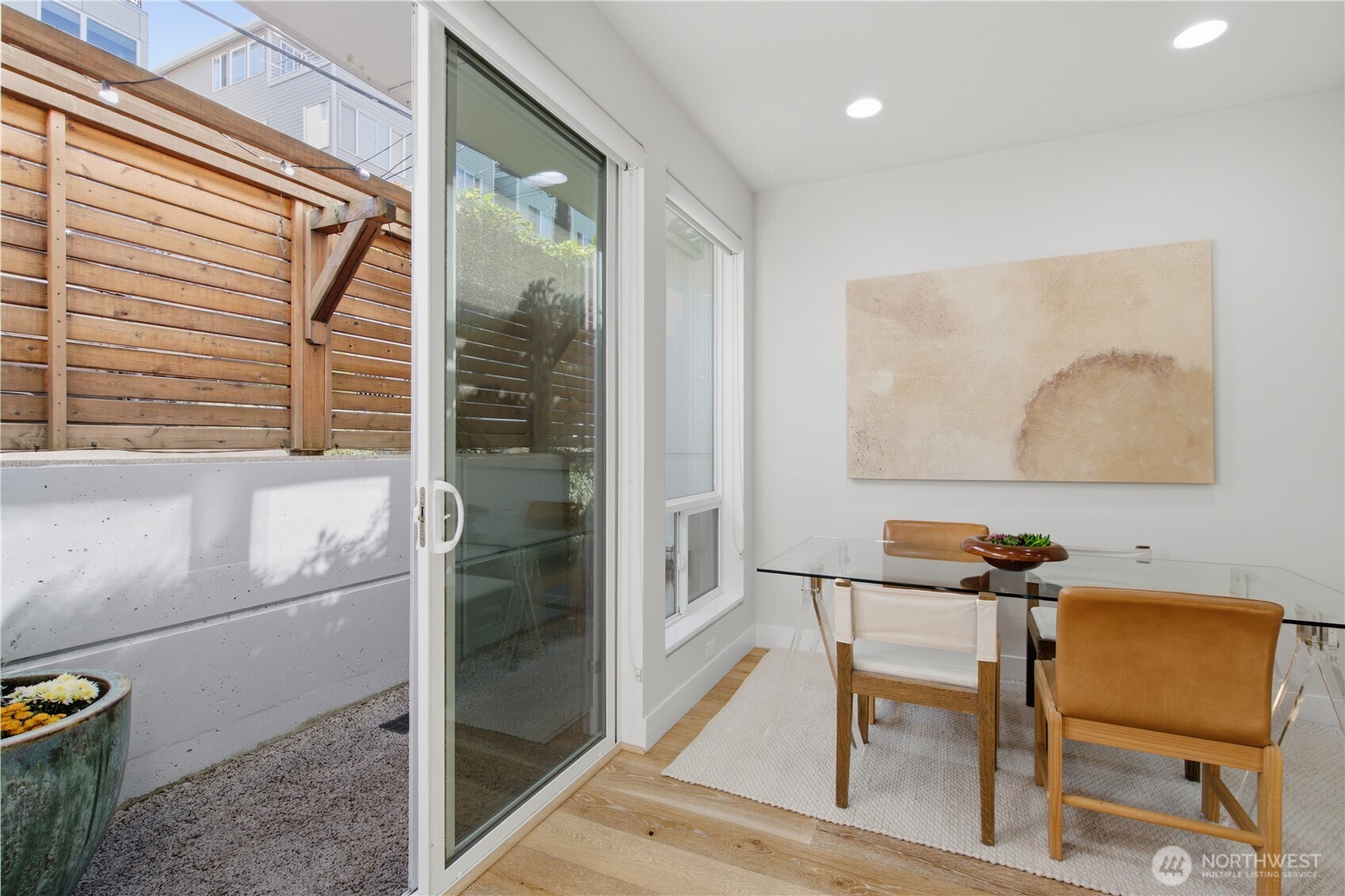 2214 Franklin Ave E Unit: B