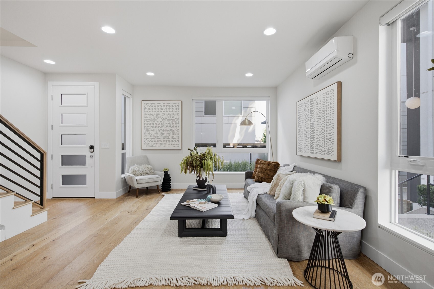 2214 Franklin Ave E Unit: B