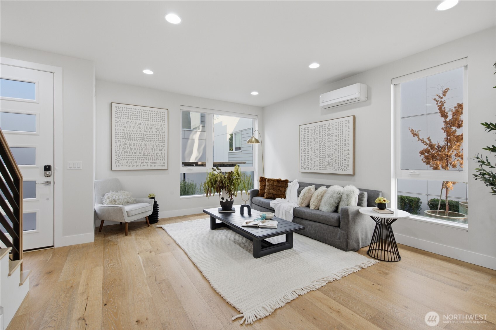 2214 Franklin Ave E Unit: B